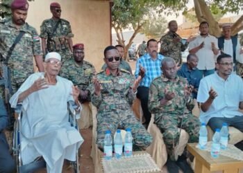 قيادات الدولة ونجوم الكرة يعزون في فقيد الرياضة والمريخ أبو داود 5 قيادات الدولة ونجوم الكرة يعزون في فقيد الرياضة والمريخ أبو داود