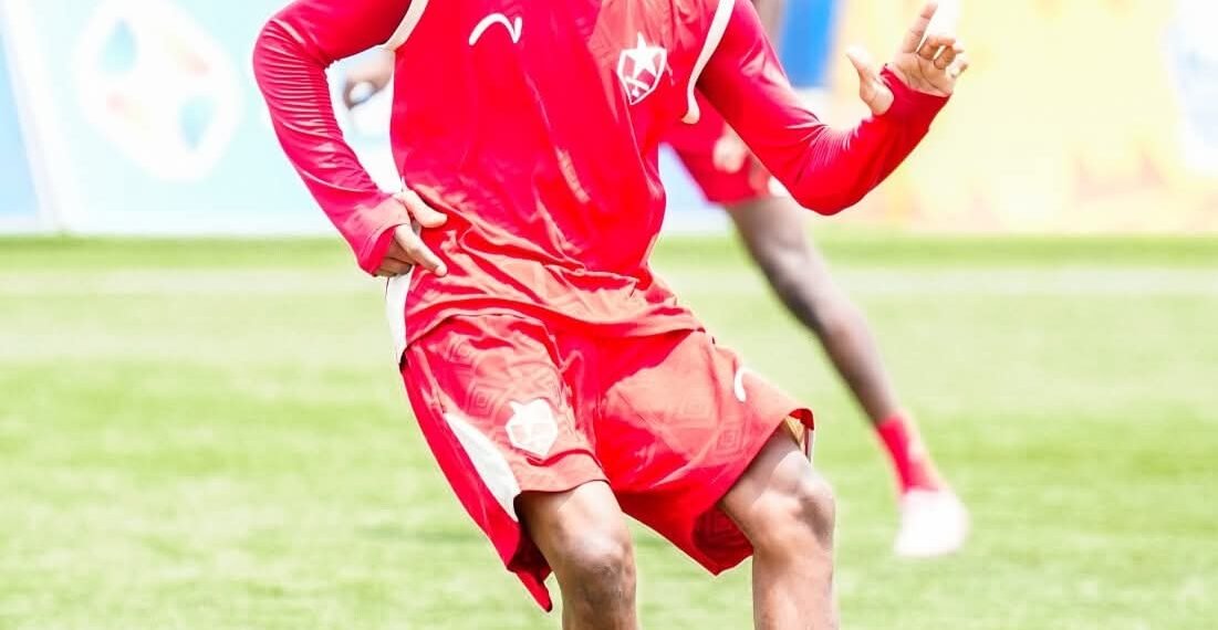 تعادل الهلال يمنح الأحمر فرصة تاريخية