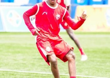 تعادل الهلال يمنح الأحمر فرصة تاريخية