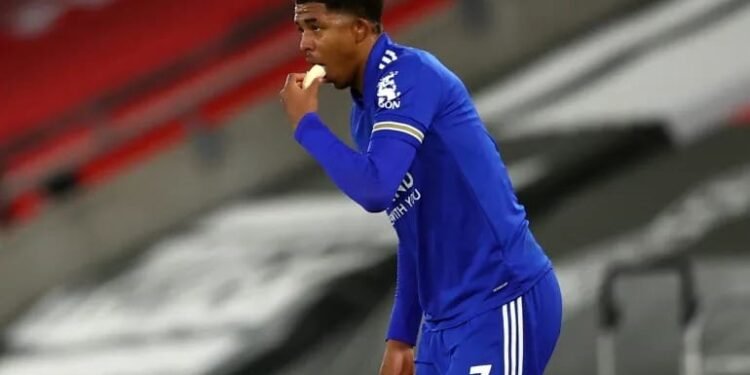 البريميرليغ يوقف المباريات لإفطار اللاعبين المسلمين 1 رمضان