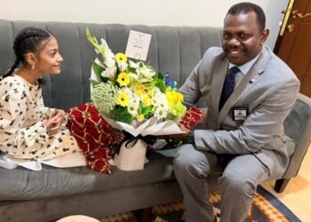 السفارة تُجدّد جواز العنود وتطمئن على حالتها الصحية