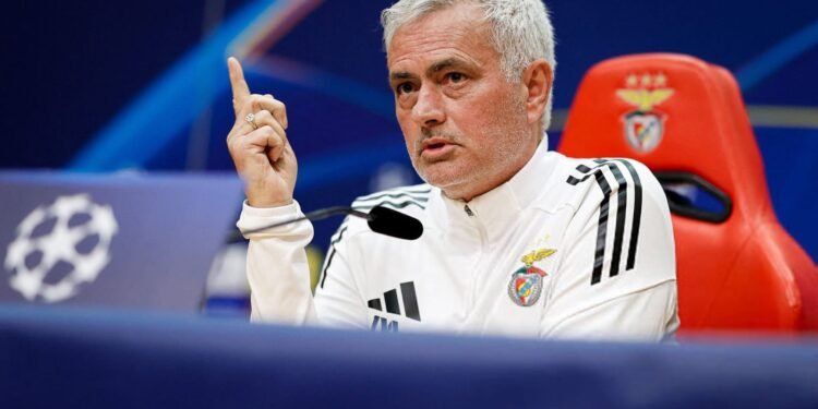 مورينيو :الملك الجريح لا يُستهان به 1 مورينيو