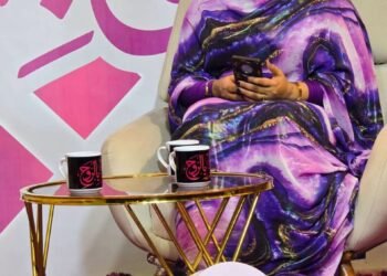 على طريقة كمال ترباس.. نضال تتمسك بالقمة 4 على طريقة كمال ترباس.. نضال تتمسك بالقمة