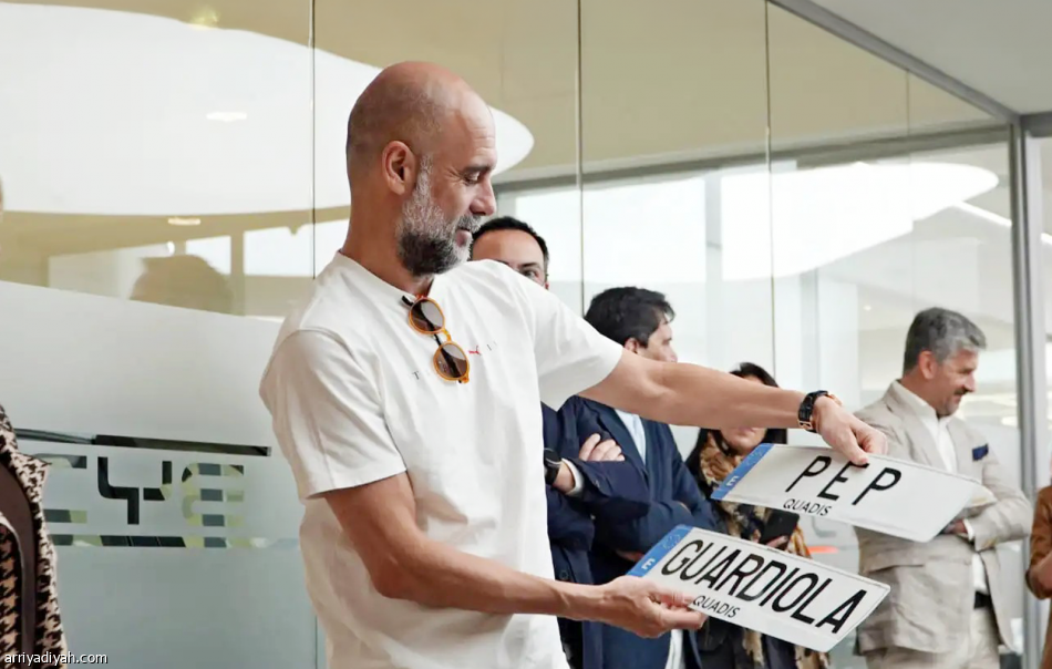 جوارديولا يعزز أسطوله بسيارة كهربائية فاخرة في برشلونة 2 Goa1