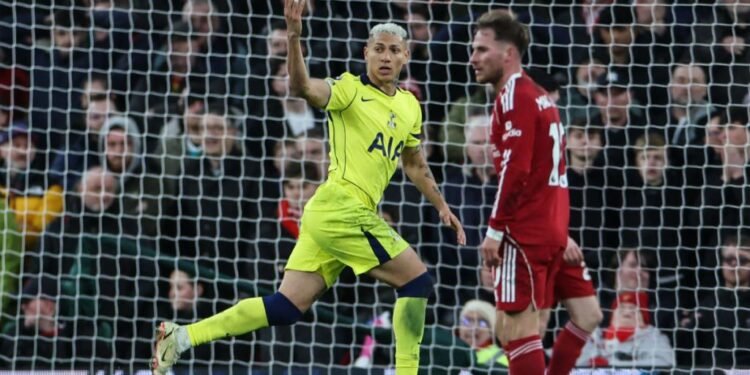 توتنام يوقف نزيف الخسائر بتعادل متأخر أمام ليفربول 1 IMG 20260316 WA0001