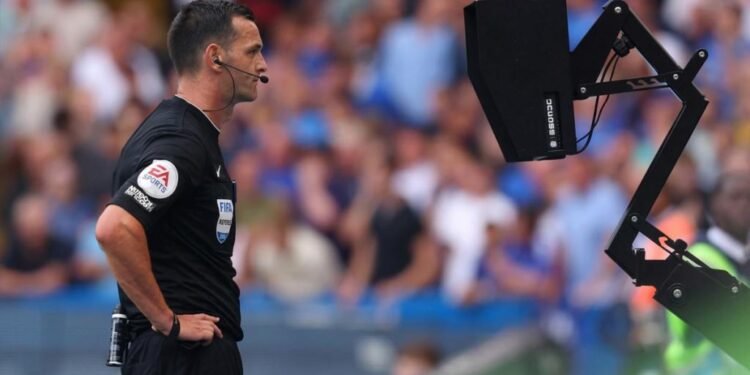 الدوري الإنجليزي .. مطالبات واسعة بإلغاء الـ «VAR» 1 VAR 1