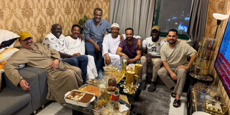 قرشي الهادي يجمع نجوم المريخ في إفطار رمضاني 1 g1