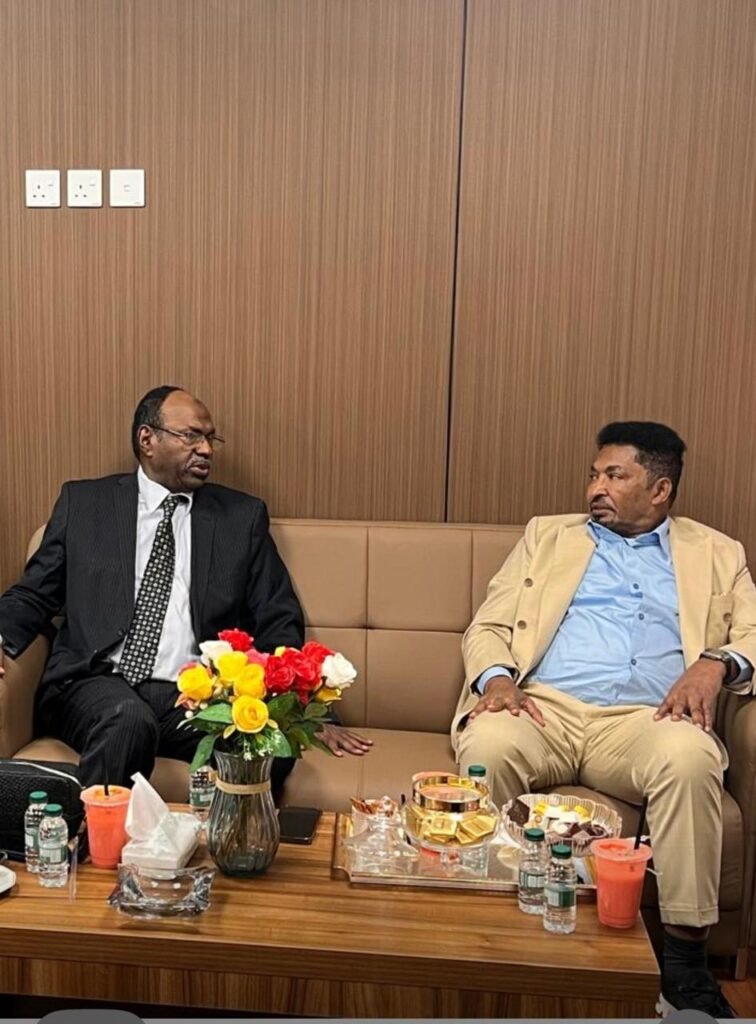 المنصوري: المنشور المتداول قديم .. ولم أبحث عن وظيفة 4 mansoo