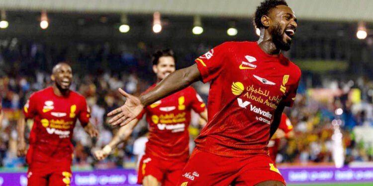 ريمونتادا قاتلة.. القادسية يقلب الطاولة على الأهلي بثلاثية مثيرة 1 qad