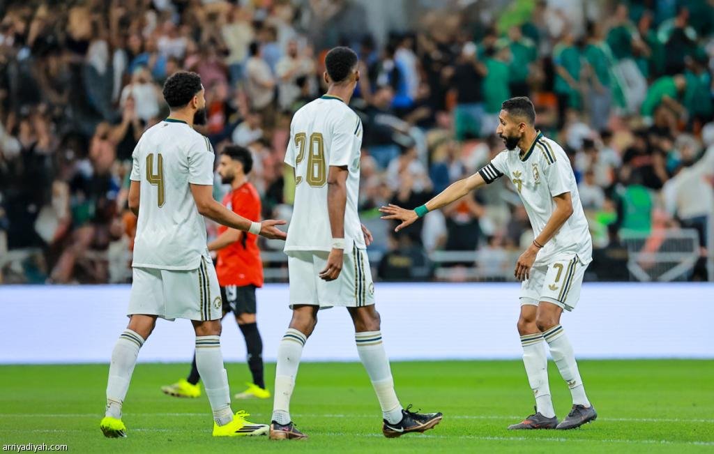 رباعية مصرية تصدم الأخضر في بروفة المونديال 2 saudi 1