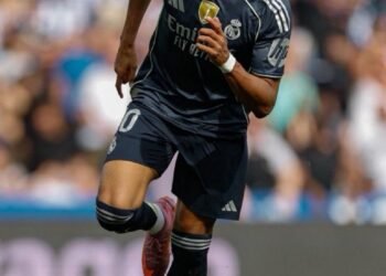 التواء الركبة اليسرى يبعد مبابي عن الملكي 2 مبابي